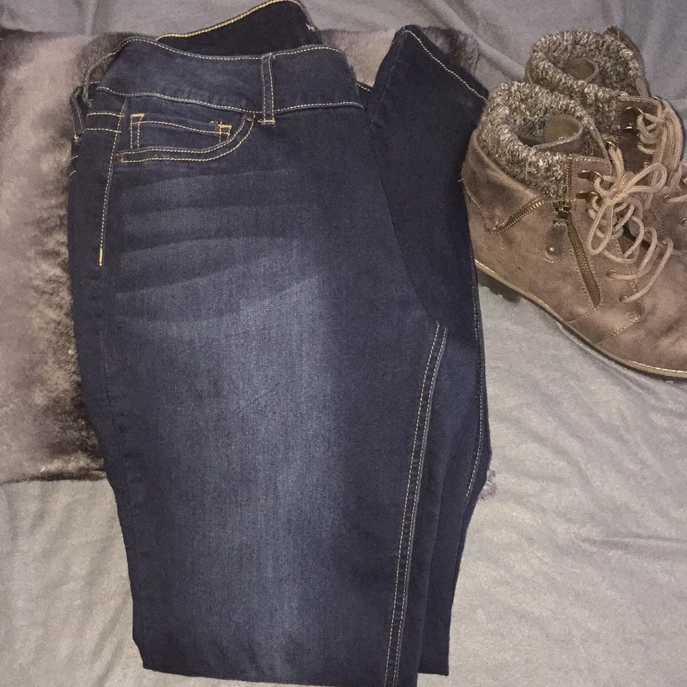 Never worn Maurice’s jegging jeans